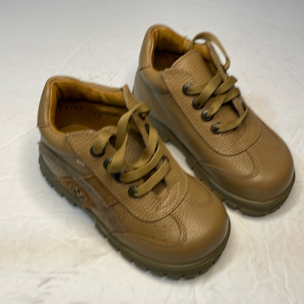 Dogi tan Brown lace up booties Size 8